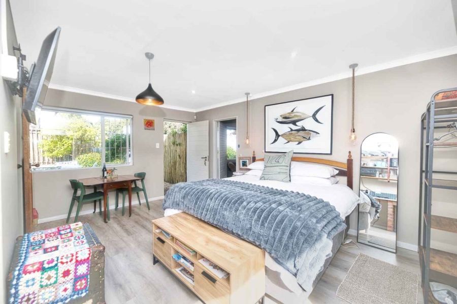 6 Bedroom Property for Sale in Northcliff Western Cape